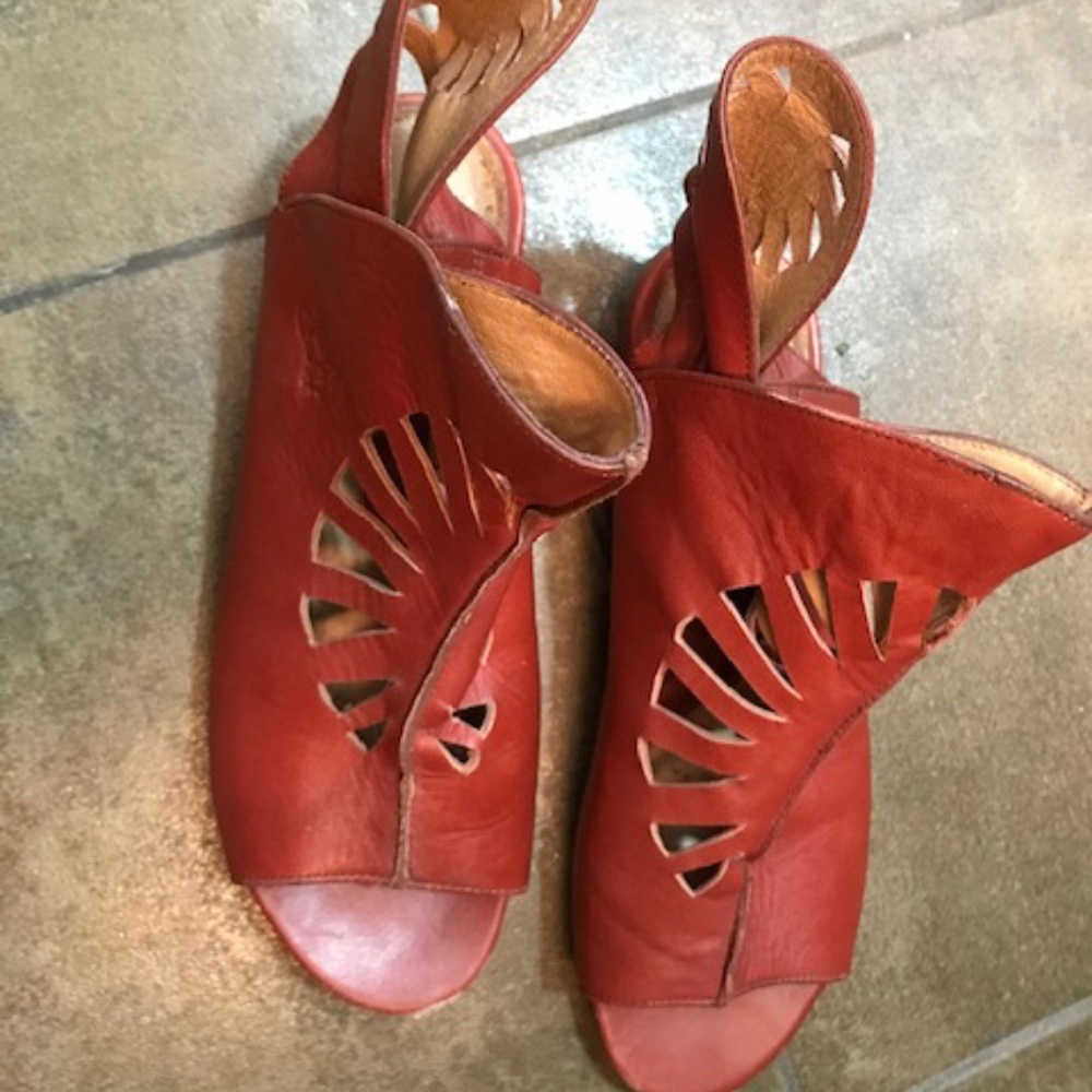 Fluevog sandals